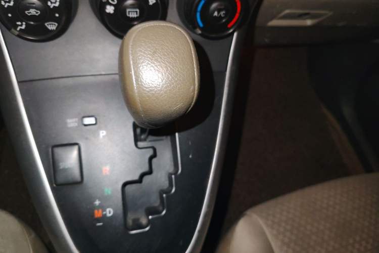 Used Toyota Verso 2011 180E CVT Elite Edition Gear Lever