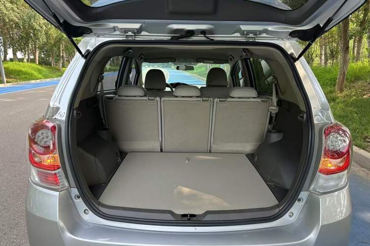Used Toyota Verso 2011 180E CVT Elite Edition Interior 6