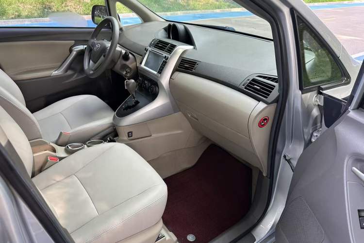 Used Toyota Verso 2011 180E CVT Elite Edition Interior 8