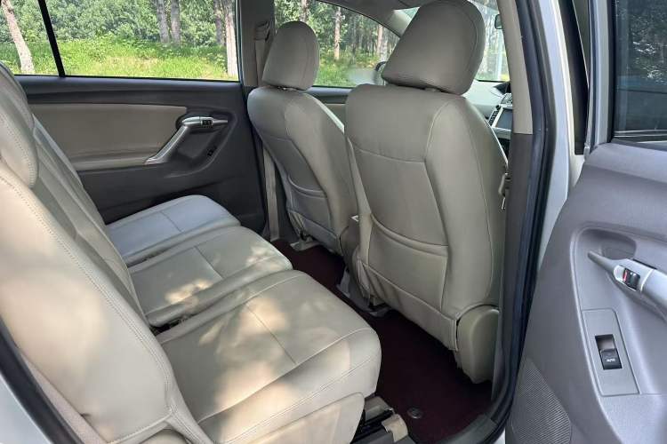 Used Toyota Verso 2011 180E CVT Elite Edition Interior 9