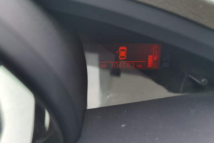 Used Toyota Verso 2011 180G CVT Luxury Multi-Function Version Odometer Close Up