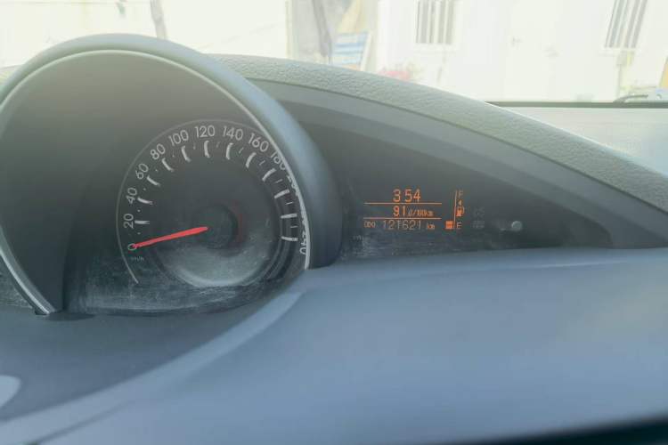 Used Toyota Verso 2011 180E CVT Elite Edition Odometer Close Up