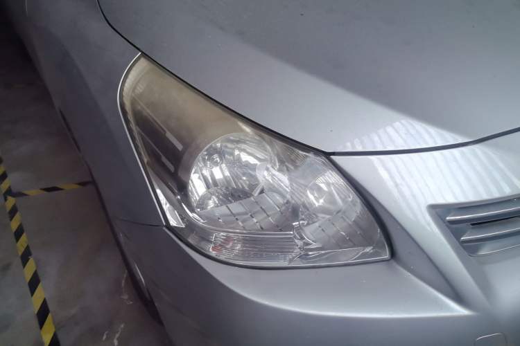 Used Toyota Verso 2011 180G CVT Luxury Multi-Function Version Right Front Headlight
