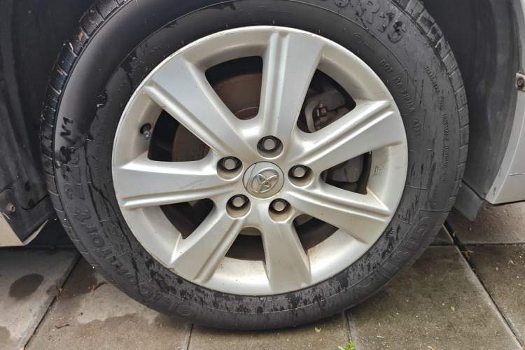 Used Toyota Verso 2011 180G CVT Luxury Edition Right Front Wheel Hub
