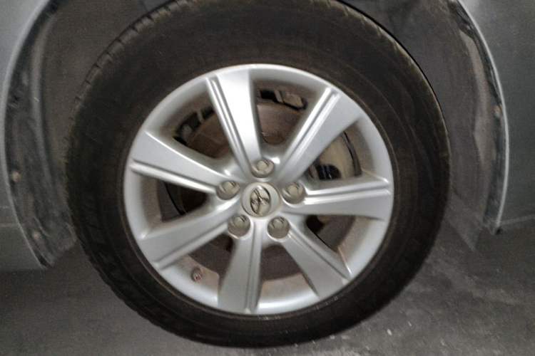 Used Toyota Verso 2011 180G CVT Luxury Multi-Function Version Right Front Wheel Hub