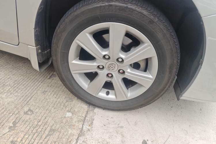 Used Toyota Verso 2011 180E CVT Elite Edition Right Front Wheel Hub