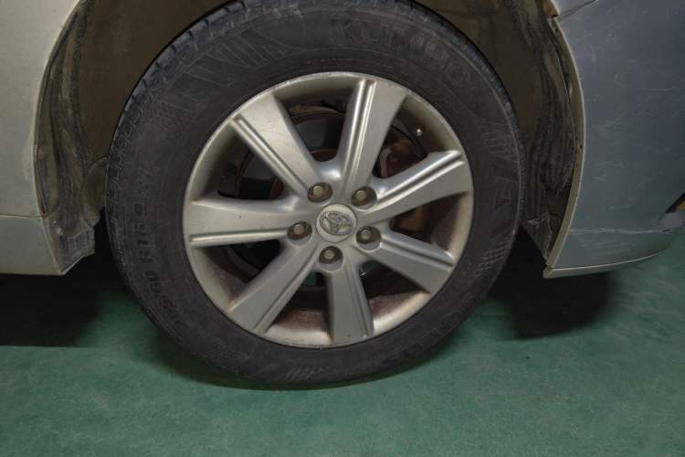 Used Toyota Verso 2011 160E Manual Elite Edition Right Front Wheel Hub