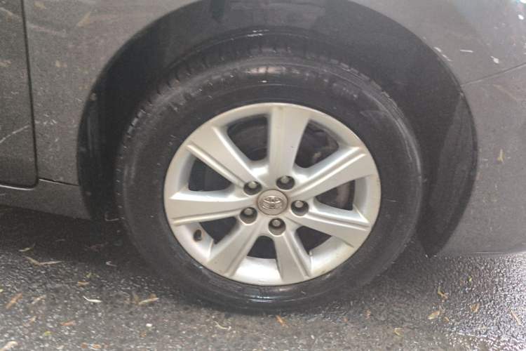 Used Toyota Verso 2011 180E CVT Elite Edition Right Front Wheel Hub