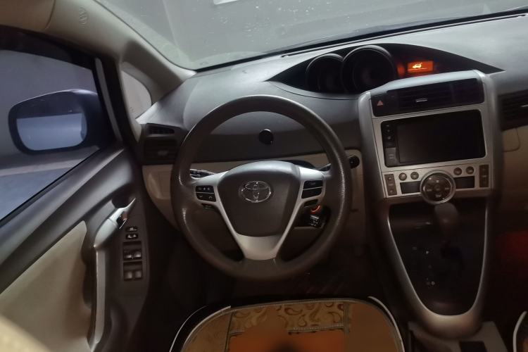 Used Toyota Verso 2011 180G CVT Luxury Multi-Function Version Steering Wheel