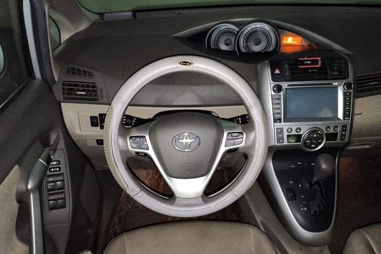 Used Toyota Verso 2011 180G CVT Luxury Multi-Function Version Steering Wheel