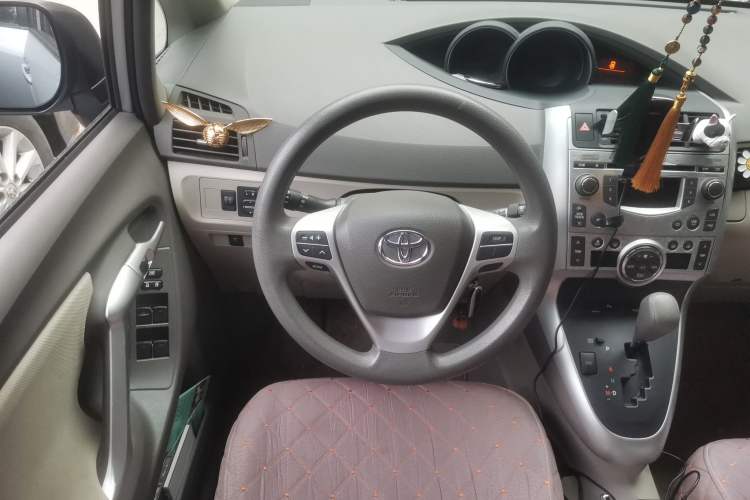 Used Toyota Verso 2011 180G CVT Comfort Edition Steering Wheel