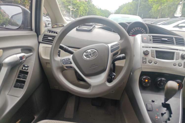 Used Toyota Verso 2011 180E CVT Elite Edition Steering Wheel