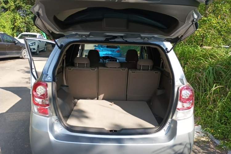 Used Toyota Verso 2011 180E CVT Elite Edition Trunk