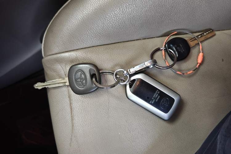 Used Toyota Verso 2011 180G CVT Luxury Edition Vehicle Key