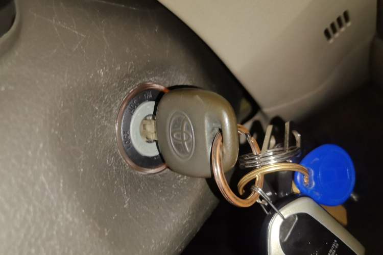 Used Toyota Verso 2011 180G CVT Luxury Multi-Function Version Vehicle Key