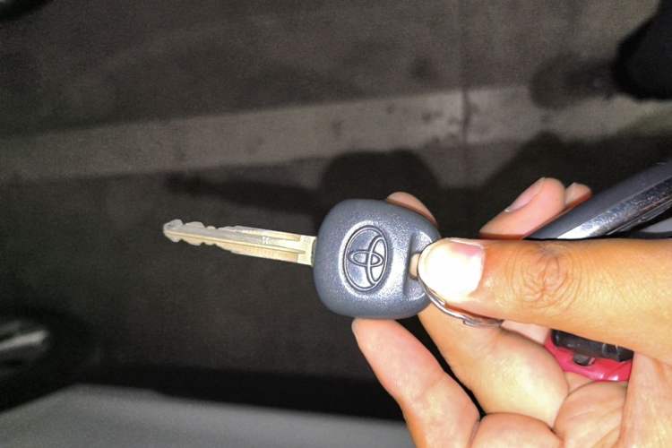 Used Toyota Verso 2011 180G CVT Luxury Multi-Function Version Vehicle Key