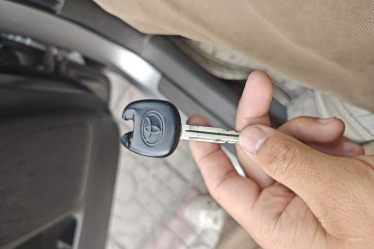 Used Toyota Verso 2011 180G CVT Luxury Edition Vehicle Key