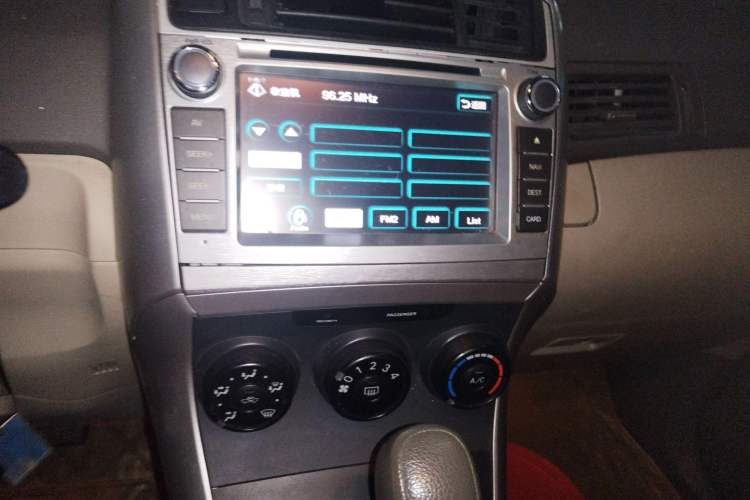 Used Toyota Verso 2011 180E CVT Elite Edition Audio And AC Panel
