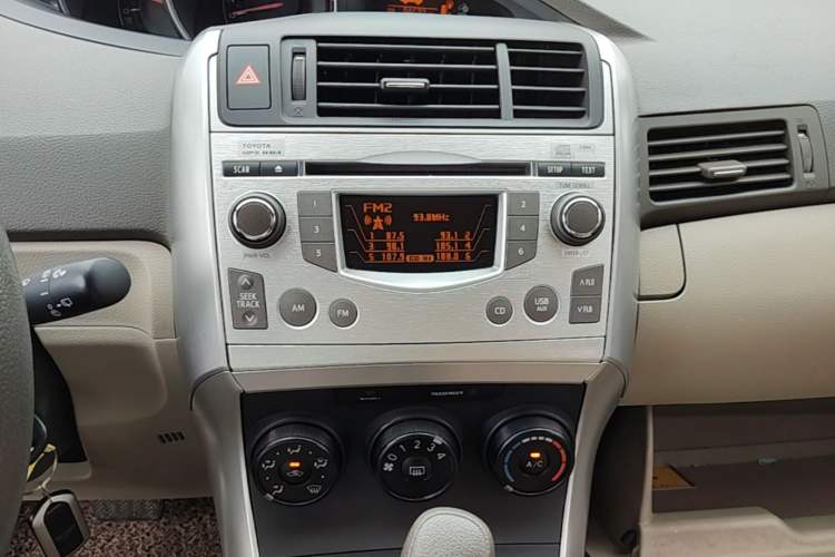 Used Toyota Verso 2011 180E CVT Elite Edition Audio And AC Panel