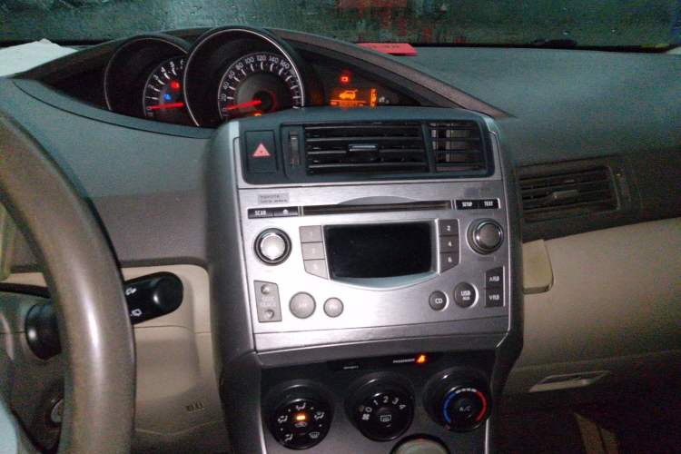 Used Toyota Verso 2011 180E CVT Elite Edition Audio And AC Panel