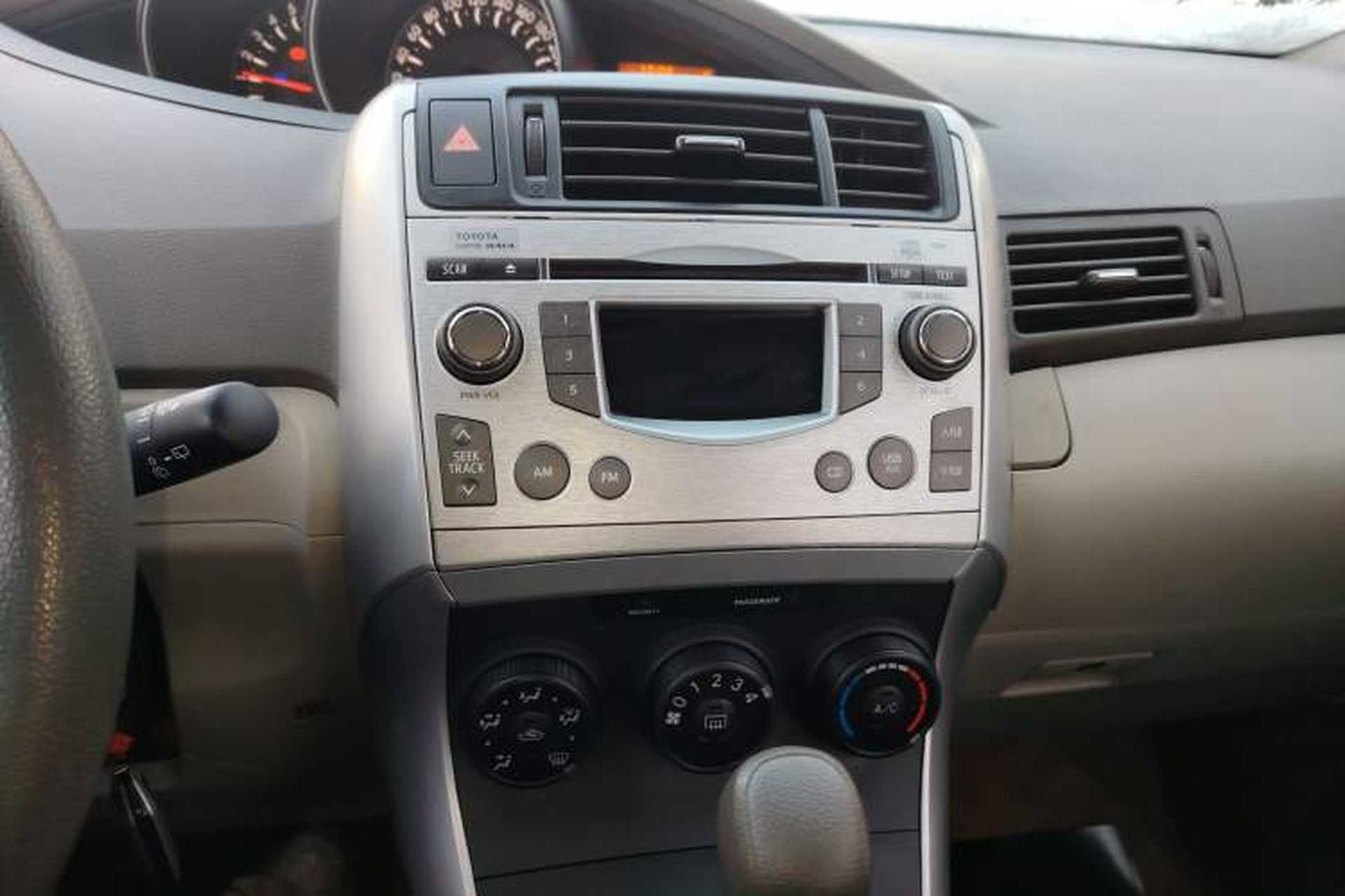 Used Toyota Verso 2011 180E CVT Elite Edition Audio And AC Panel