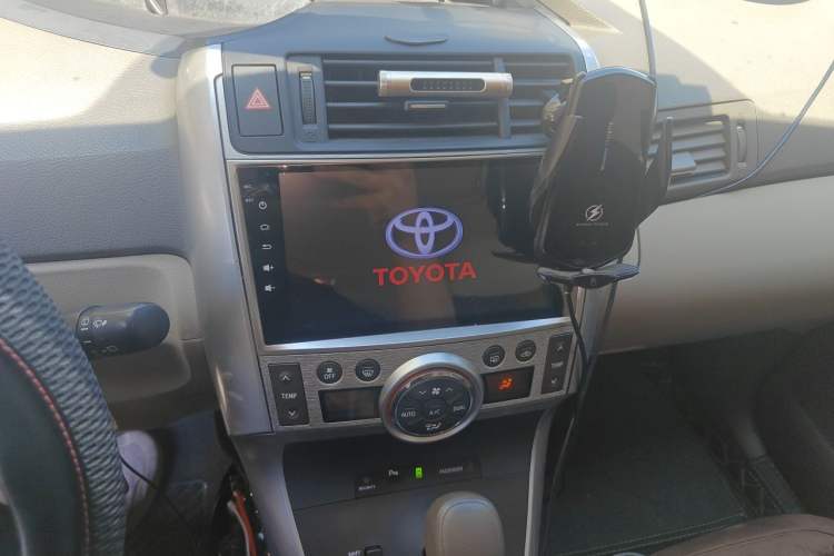 Used Toyota Verso 2011 180G CVT Luxury Edition Audio And AC Panel