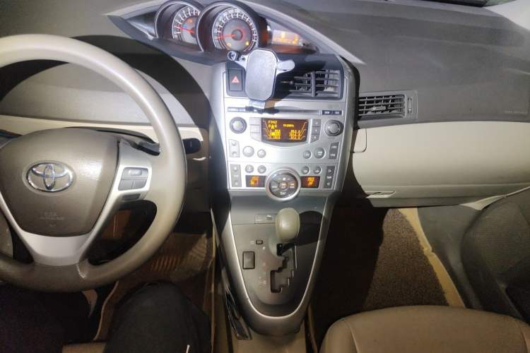 Used Toyota Verso 2011 180G CVT Luxury Edition Audio And AC Panel