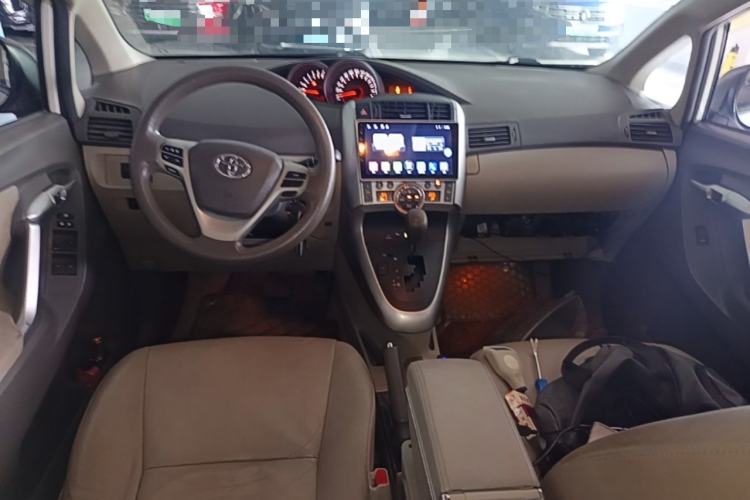 Used Toyota Verso 2011 180G CVT Luxury Multi-Function Version Center Console