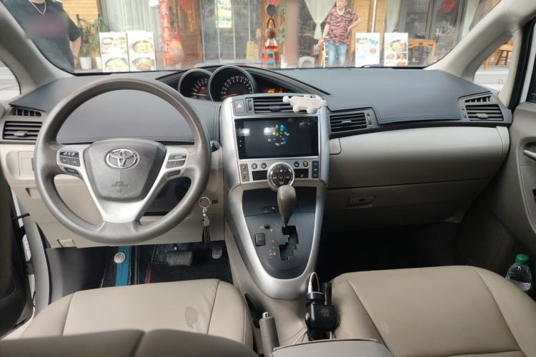 Used Toyota Verso 2011 180G CVT Comfort Edition Center Console