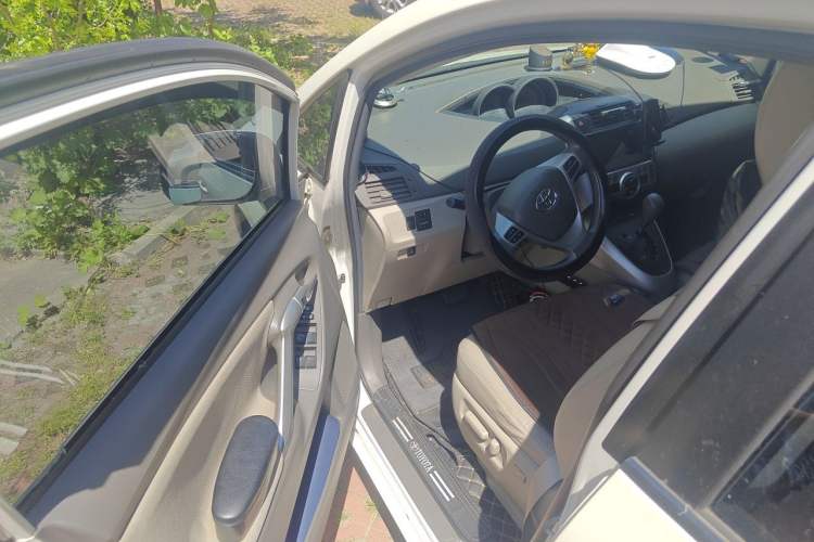Used Toyota Verso 2011 180G CVT Luxury Edition Driver Seat