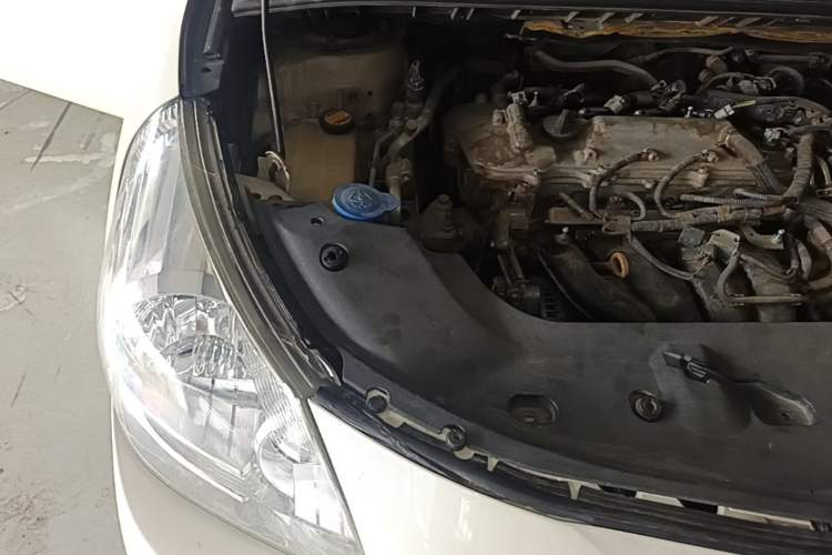 Used Toyota Verso 2011 180G CVT Luxury Multi-Function Version Engine Bay Right