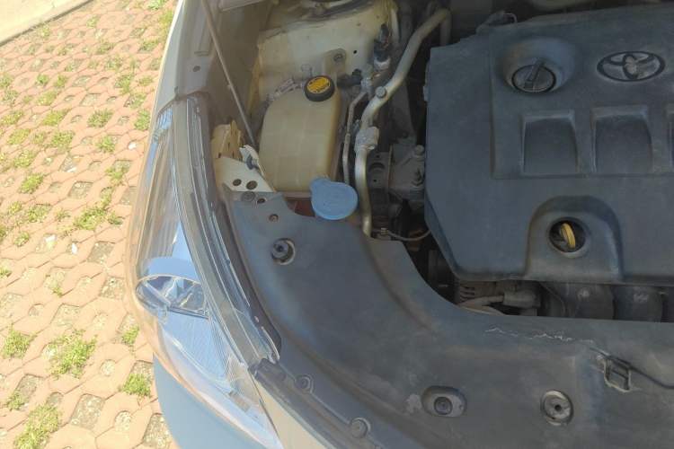 Used Toyota Verso 2011 180G CVT Luxury Edition Engine Bay Right