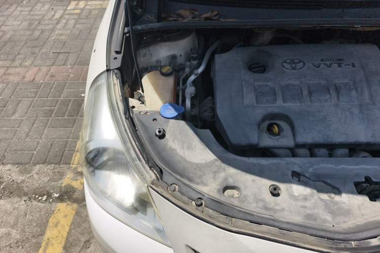 Used Toyota Verso 2011 180G CVT Luxury Multi-Function Version Engine Bay Right
