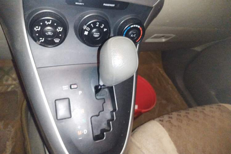 Used Toyota Verso 2011 180E CVT Elite Edition Gear Lever