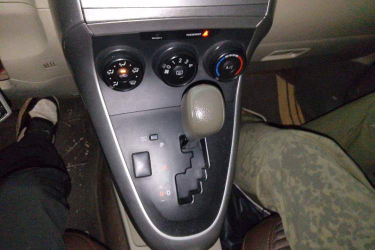 Used Toyota Verso 2011 180E CVT Elite Edition Gear Lever