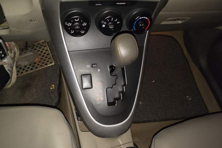 Used Toyota Verso 2011 180E CVT Elite Edition Gear Lever