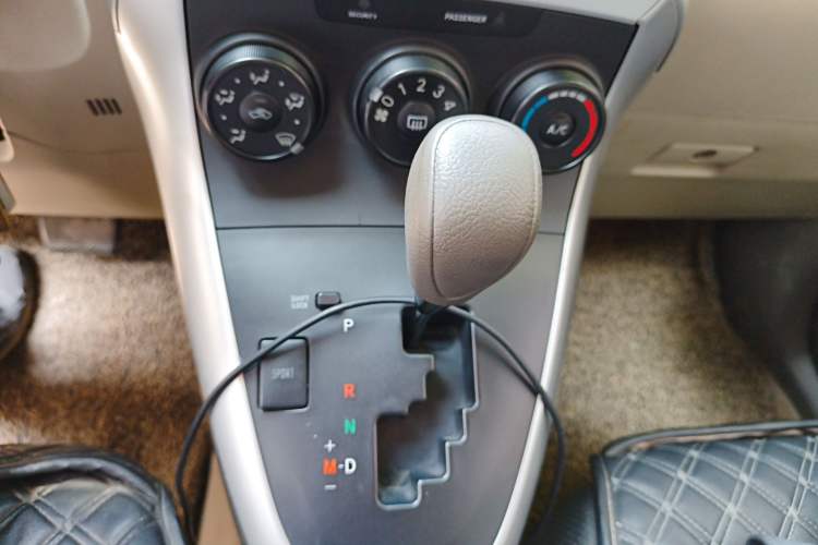 Used Toyota Verso 2011 180E CVT Elite Edition Gear Lever