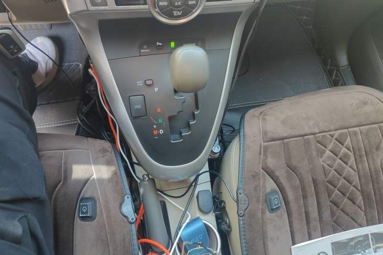 Used Toyota Verso 2011 180G CVT Luxury Edition Gear Lever