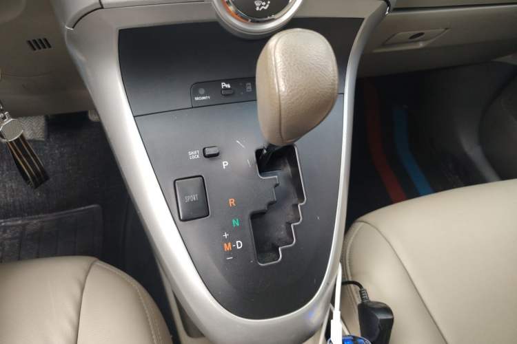 Used Toyota Verso 2011 180G CVT Comfort Edition Gear Lever