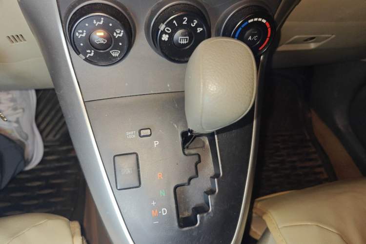 Used Toyota Verso 2011 180E CVT Elite Edition Gear Lever