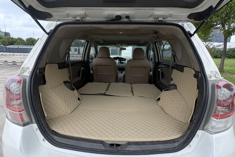 Used Toyota Verso 2011 180G CVT Luxury Edition Interior 1