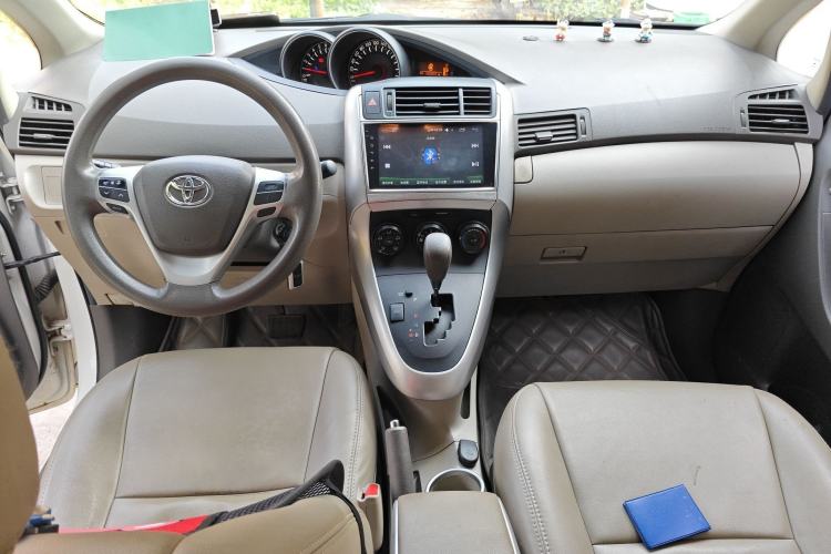 Used Toyota Verso 2011 180E CVT Elite Edition Interior 2
