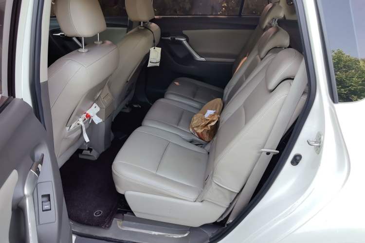 Used Toyota Verso 2011 180G CVT Luxury Multi-Function Version Left Rear Seat