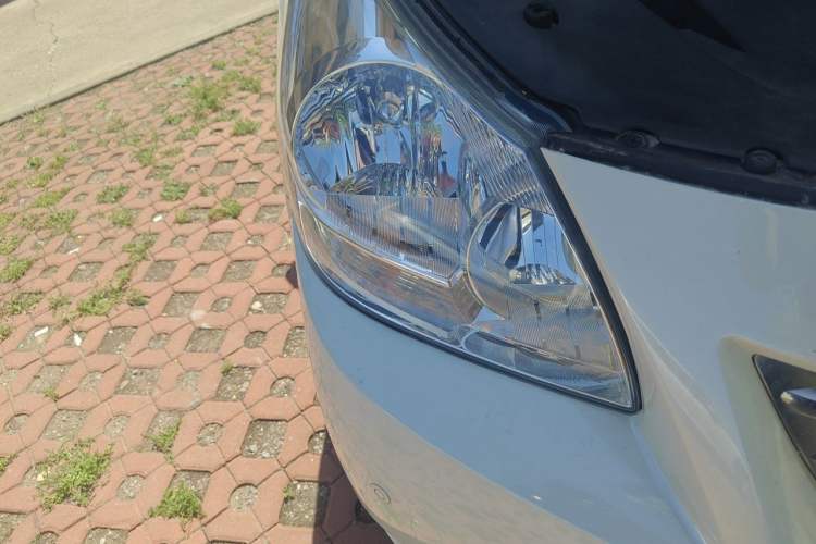 Used Toyota Verso 2011 180G CVT Luxury Edition Right Front Headlight