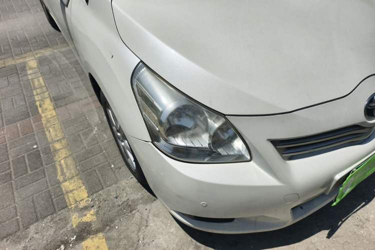 Used Toyota Verso 2011 180G CVT Luxury Multi-Function Version Right Front Headlight