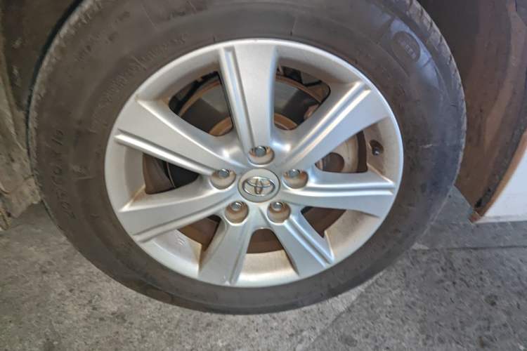 Used Toyota Verso 2011 180E CVT Elite Edition Right Front Wheel Hub