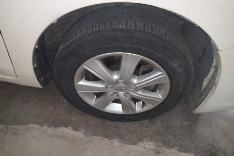 Used Toyota Verso 2011 180E CVT Elite Edition Right Front Wheel Hub