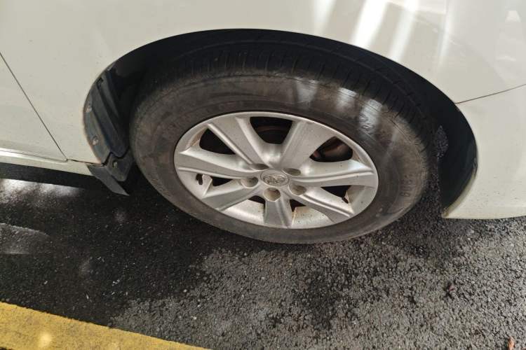Used Toyota Verso 2011 180E CVT Elite Edition Right Front Wheel Hub