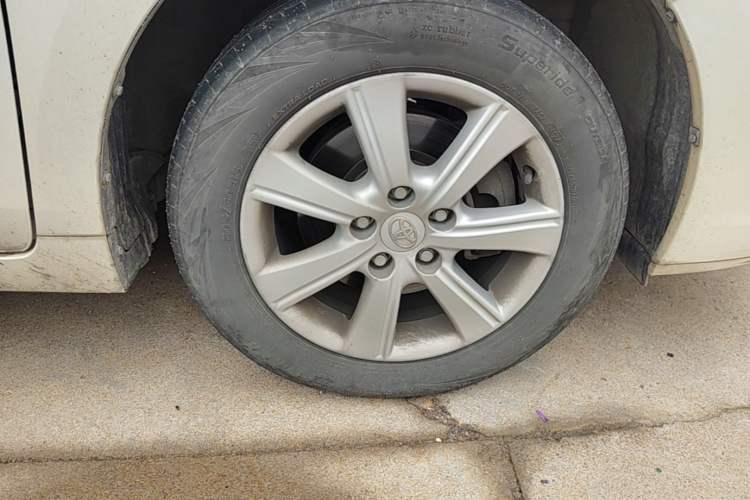 Used Toyota Verso 2011 180E CVT Elite Edition Right Front Wheel Hub