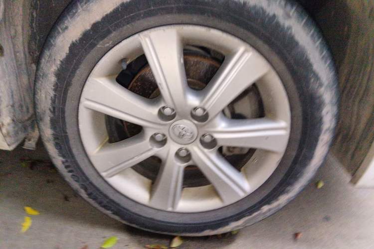 Used Toyota Verso 2011 180E CVT Elite Edition Right Front Wheel Hub